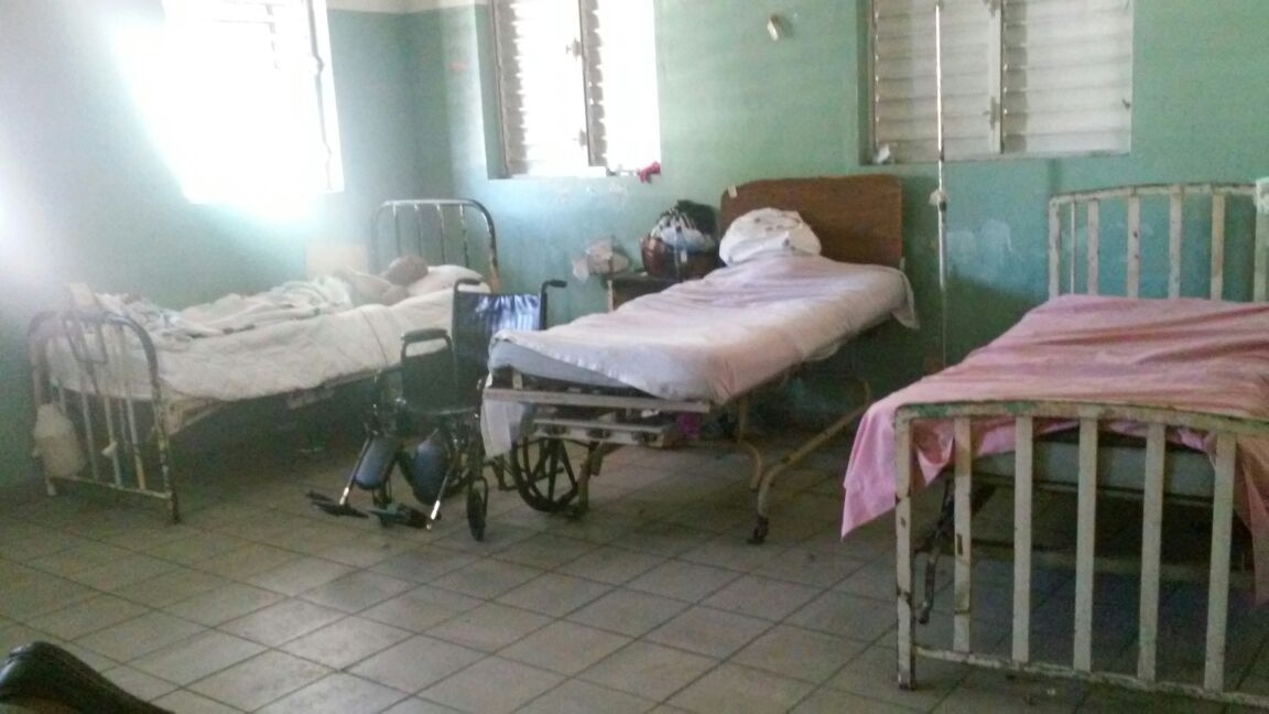 L'hôpital général, plus grand centre de soins du pays, est dysfonctionnel, selon son directeur, Dr Jude Milcé