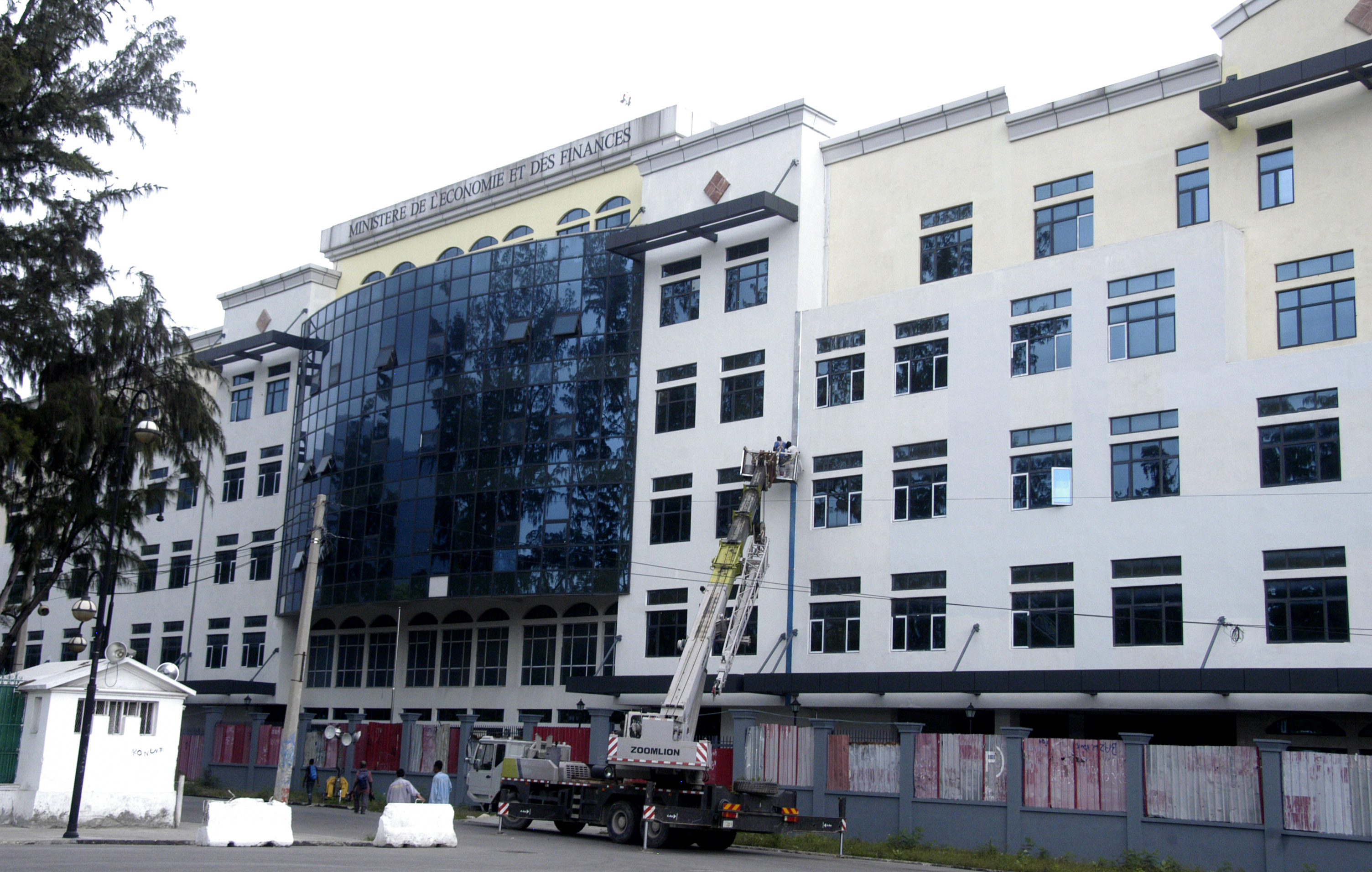 Le chantier du palais des finances progresse, son inauguration prévue pour la fin de l’été