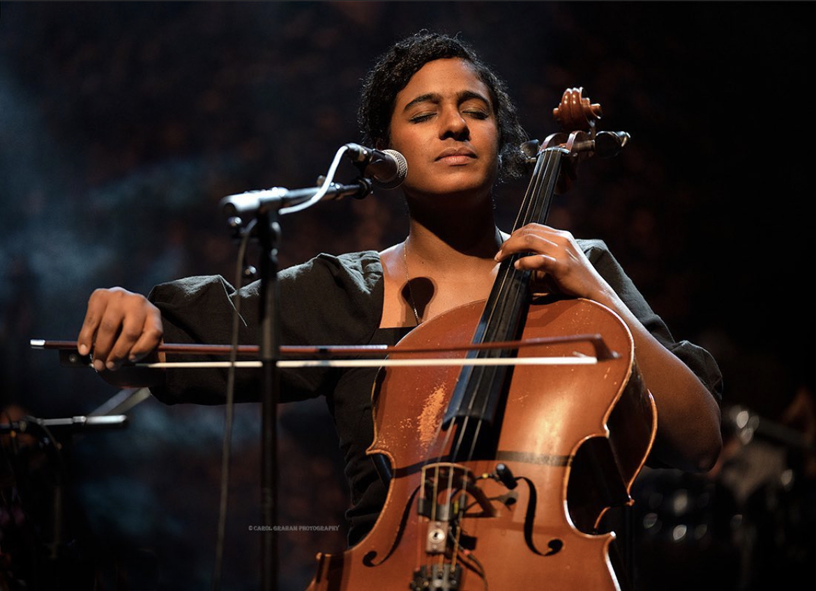 Leyla McCalla chante Radio Haïti à travers son nouvel album