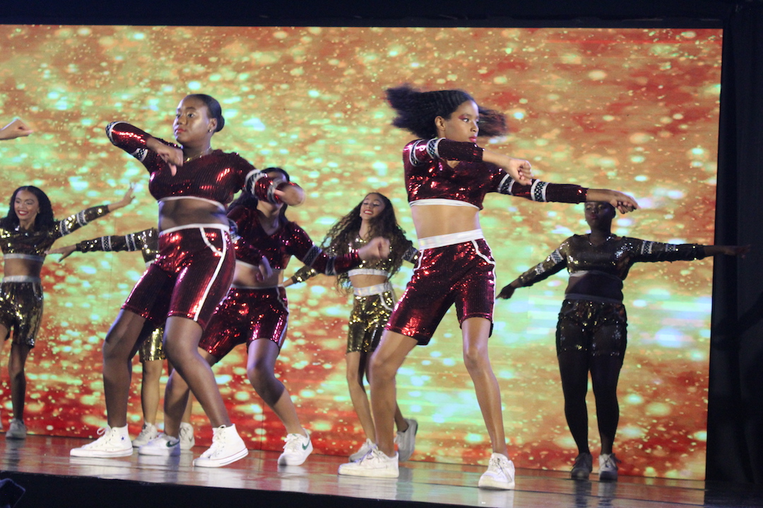 Standing ovation pour Ti Sentaniz de Maurice Sixto au Karibe . Le