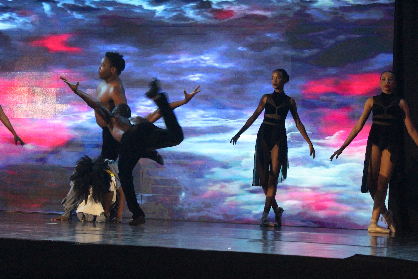 Le Nouvelliste Standing ovation pour Ti Sentaniz de Maurice Sixto au