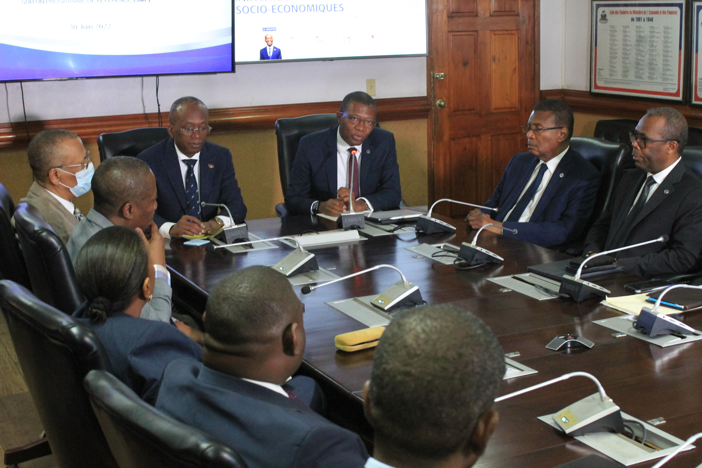 Staff monitored program : les engagements pris par l’Etat haïtien envers le FMI selon le ministre Boisvert et le gouverneur Dubois