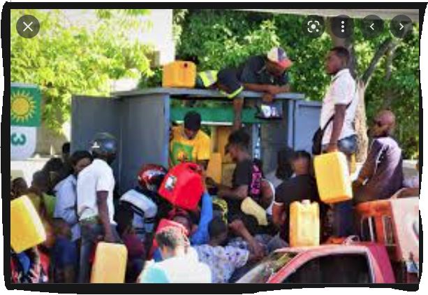 Mourir pour quelques gouttes d'essence dans une station-service