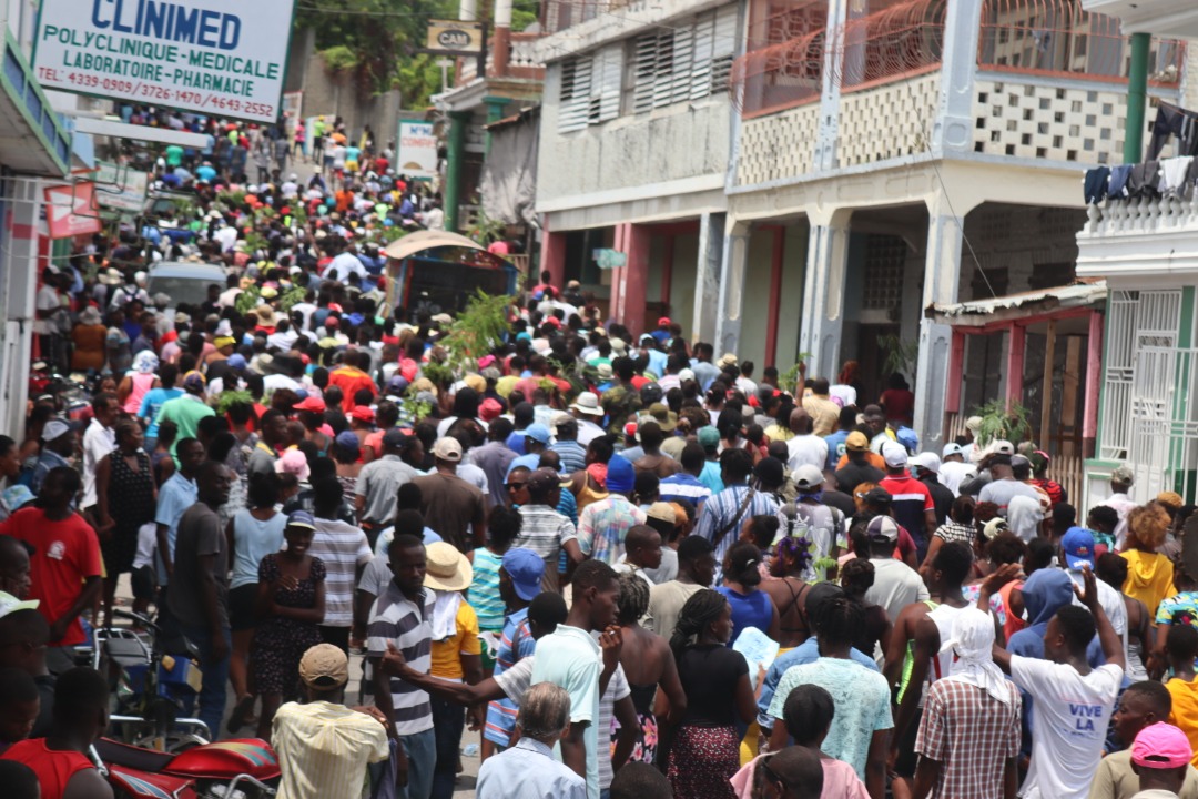 Des milliers de Jérémiens défilent contre la cherté de la vie