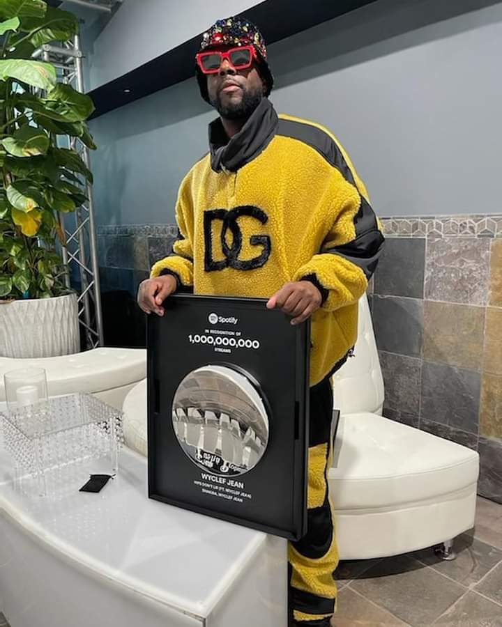 Hips don't lie : Wyclef a aussi reçu sa plaque de Spotify