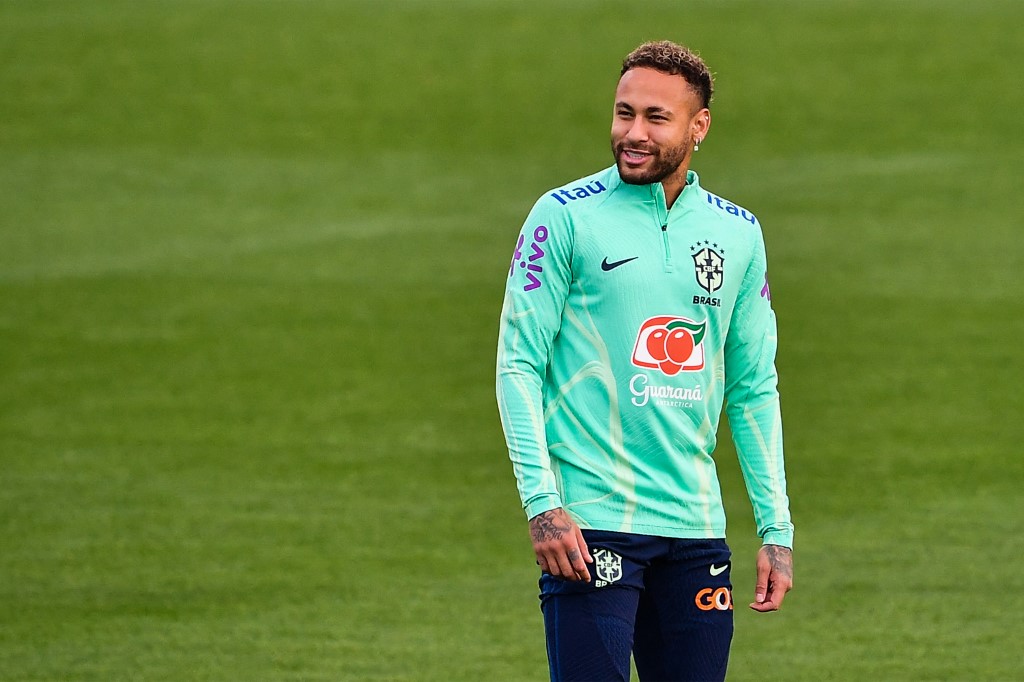 Mondial-2026: Neymar fêté par ses coéquipiers pour son premier entraînement officiel
