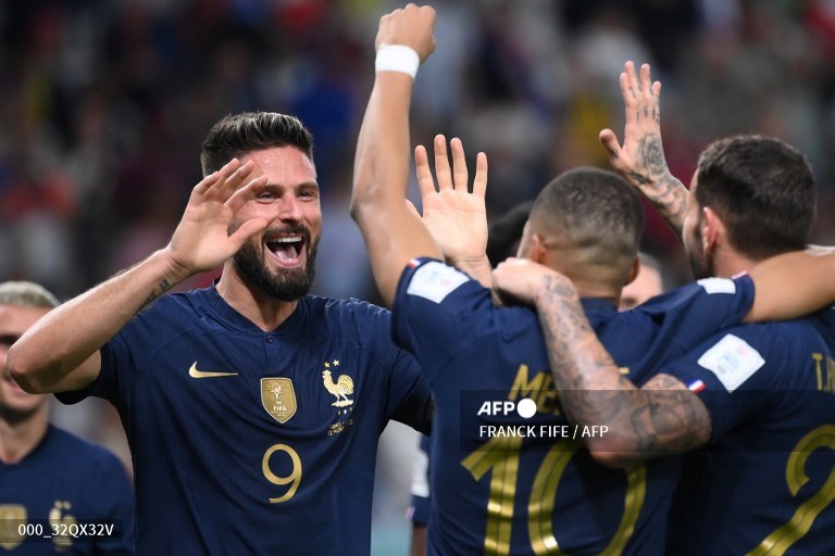 Mondial: Les Bleus entrent en force dans le Mondial, et Giroud dans l'histoire