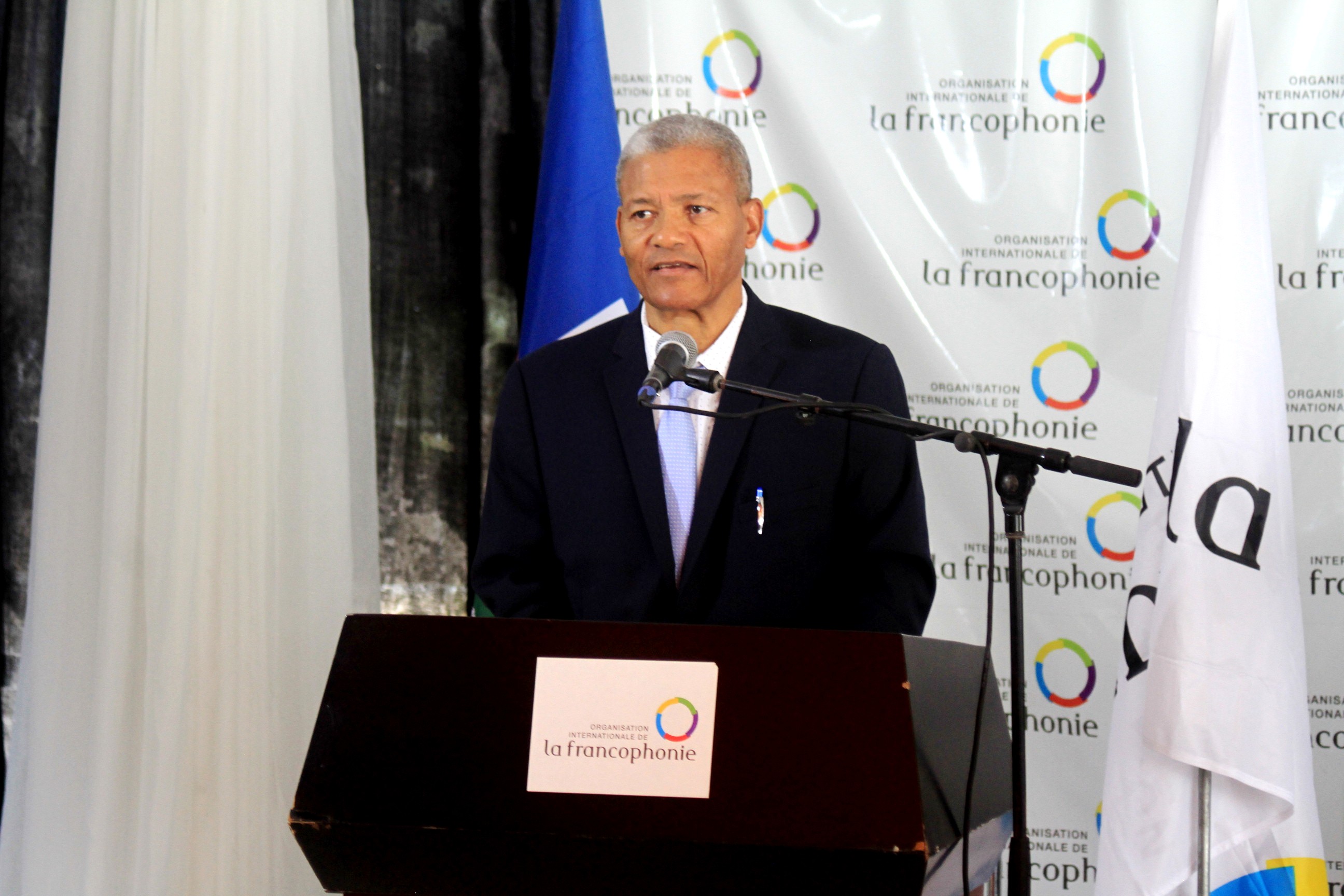 Le recteur Fritz Deshommes appelle la Francophonie à secourir Haïti 
