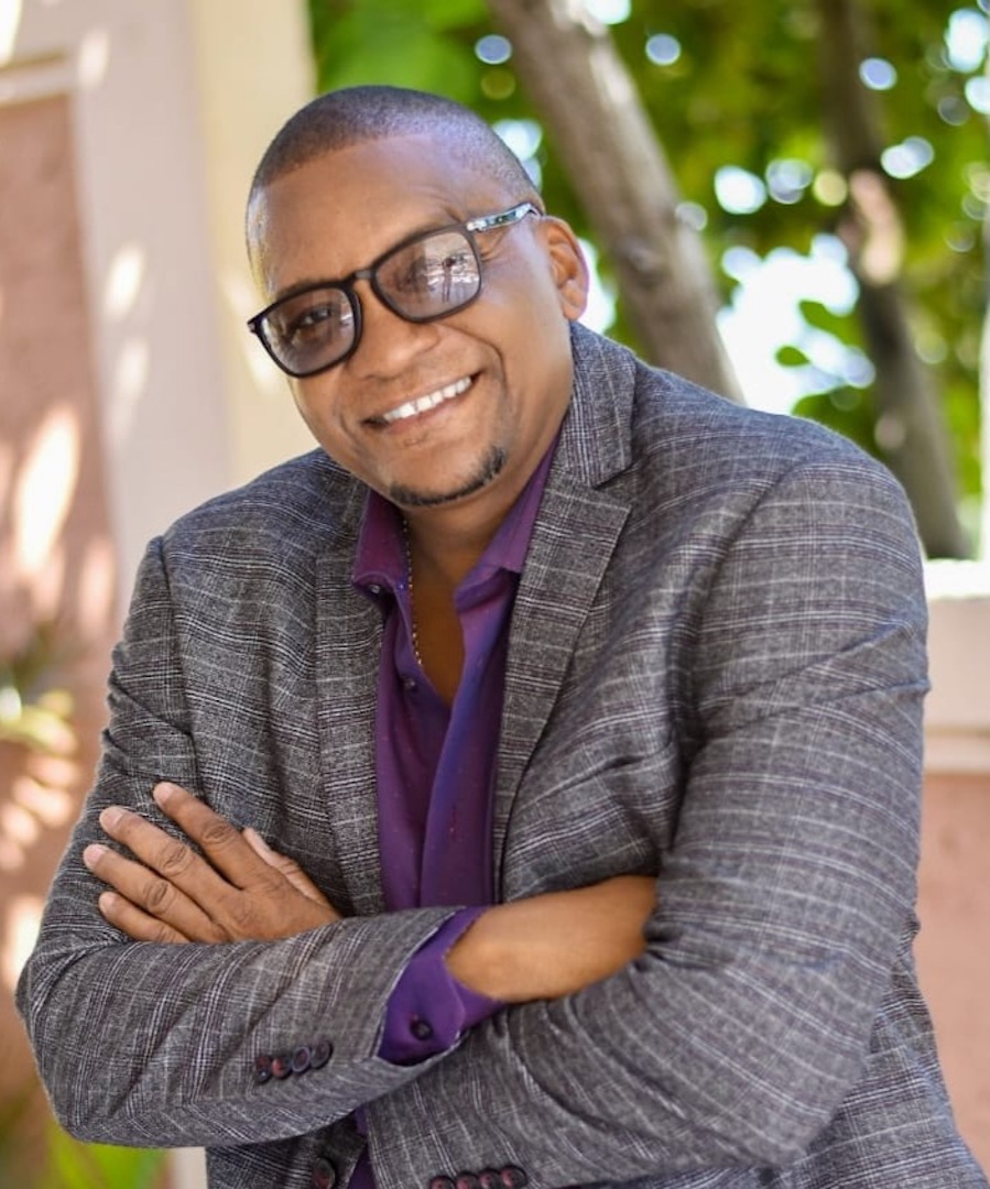 Une délégation de l'ENARTS à l'exposition «Rezilyans» à Paris