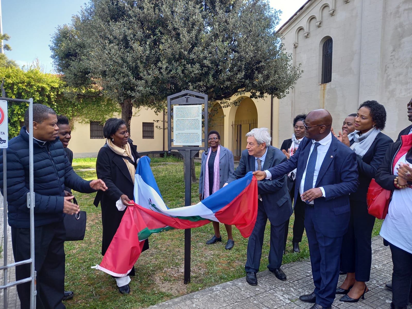 The diaspora in Italy honors the first Afro-descendant queen of the Americas, Marie-Louise Christophe