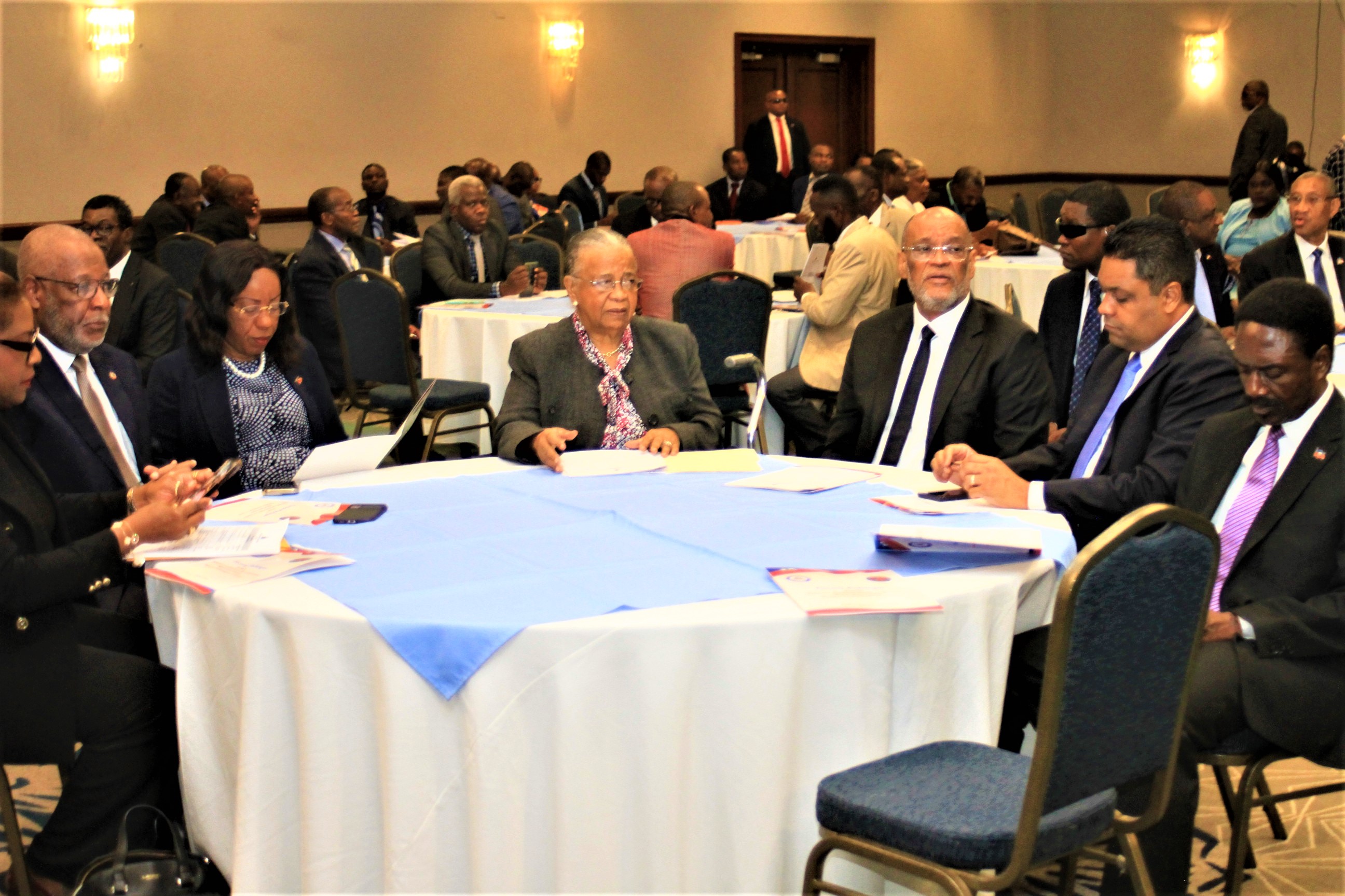 Première journée du forum politique du Haut Conseil de la Transition 