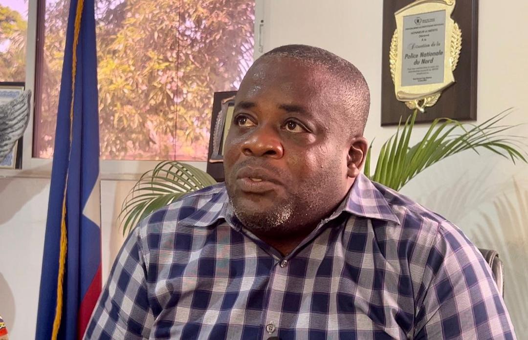 Le commissaire du gouvernement du Cap-Haïtien au cœur d'une polémique pour avoir coupé les cheveux d'un jeune homme