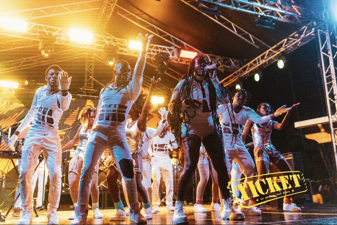 Artistes et public se retrouvent au premier grand show de l’été dans la capitale 