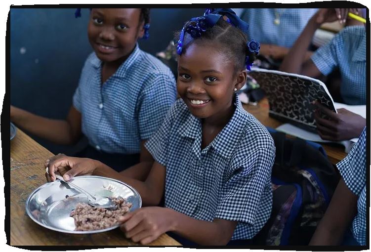 Une nouvelle étude de la BID et du PAM présente l’impact des programmes d’alimentation scolaire