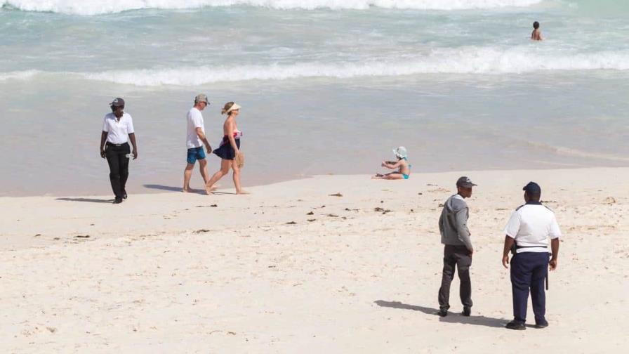 En 2021, 56,6 % des travailleurs étrangers informels du tourisme dominicain étaient des Haïtiens