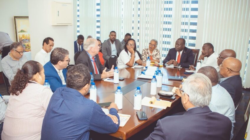 Fermeture des frontières haïtiano-dominicaines : le ministère du Commerce rencontre importateurs et industriels locaux