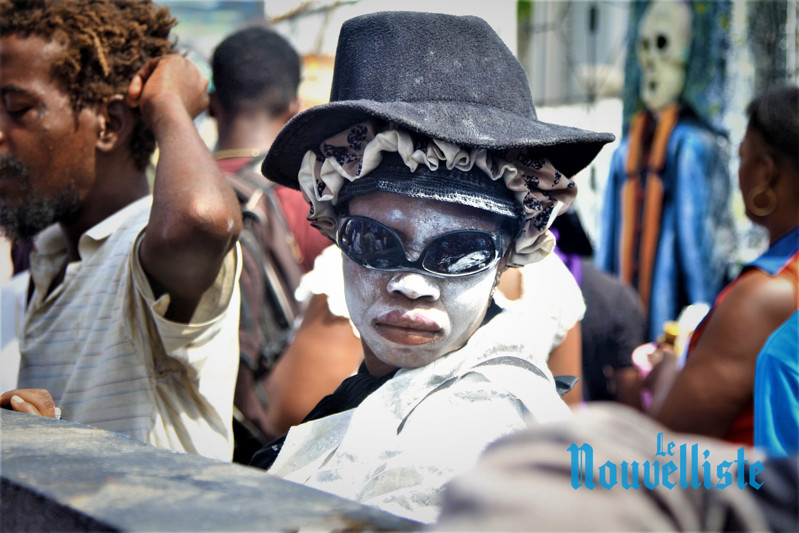 La fête des morts au cimetière de Port-au-Prince : entre tradition, insouciance et insécurité
