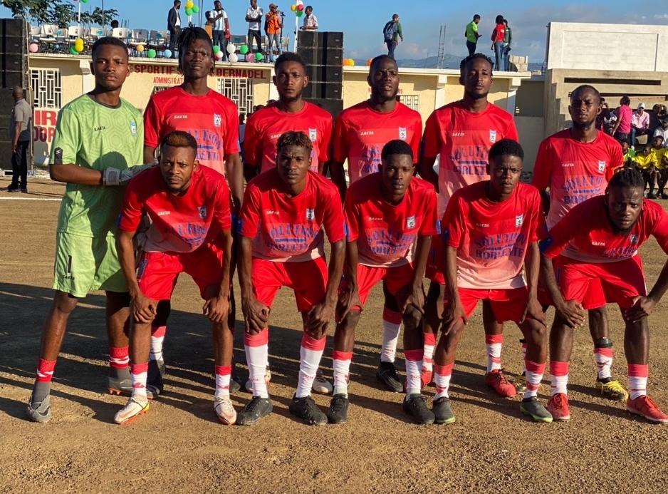 Le FC Superstar champion du tournoi Retour au Parc Serge Bernadel 