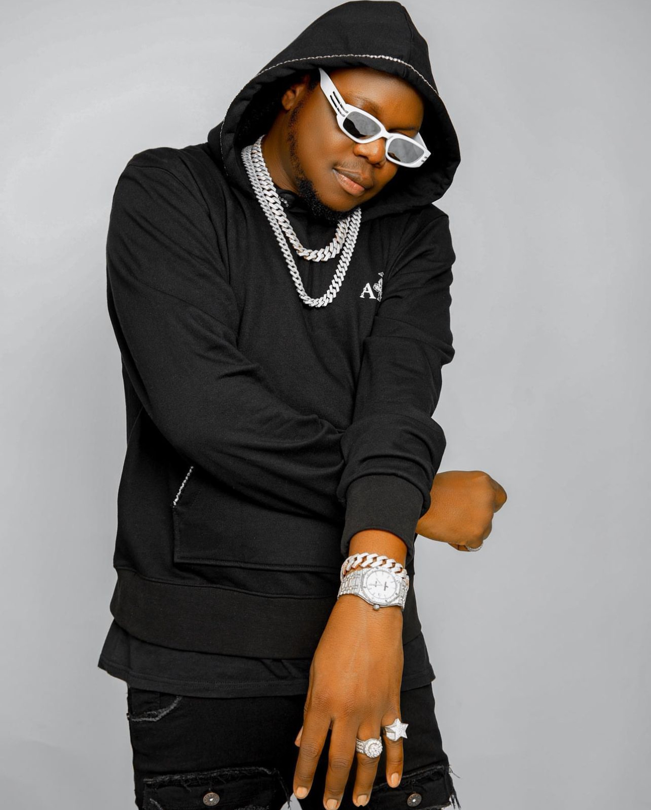 La voiture de Tonymix criblée de balles 