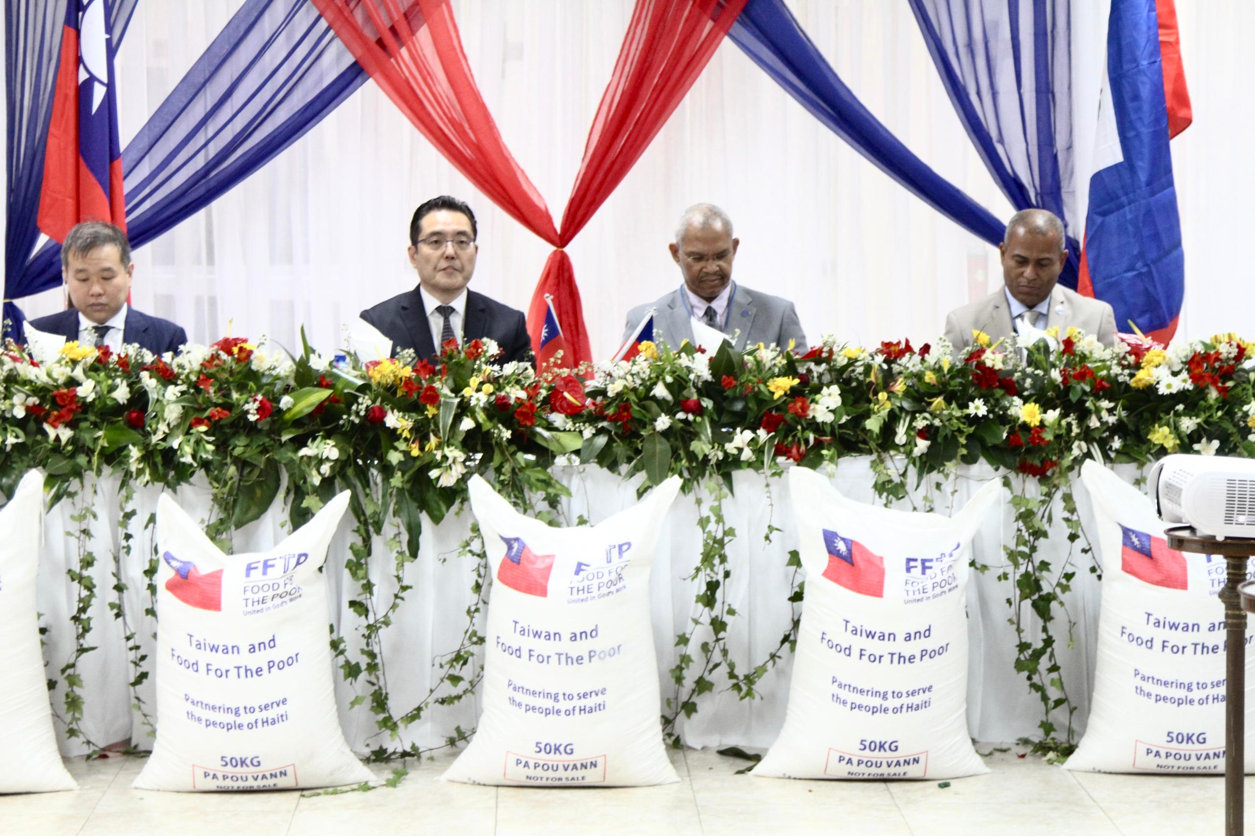 Signature d’un accord entre la République de Chine (Taïwan) et Food for the Poor pour le don de 8 240 tonnes de riz