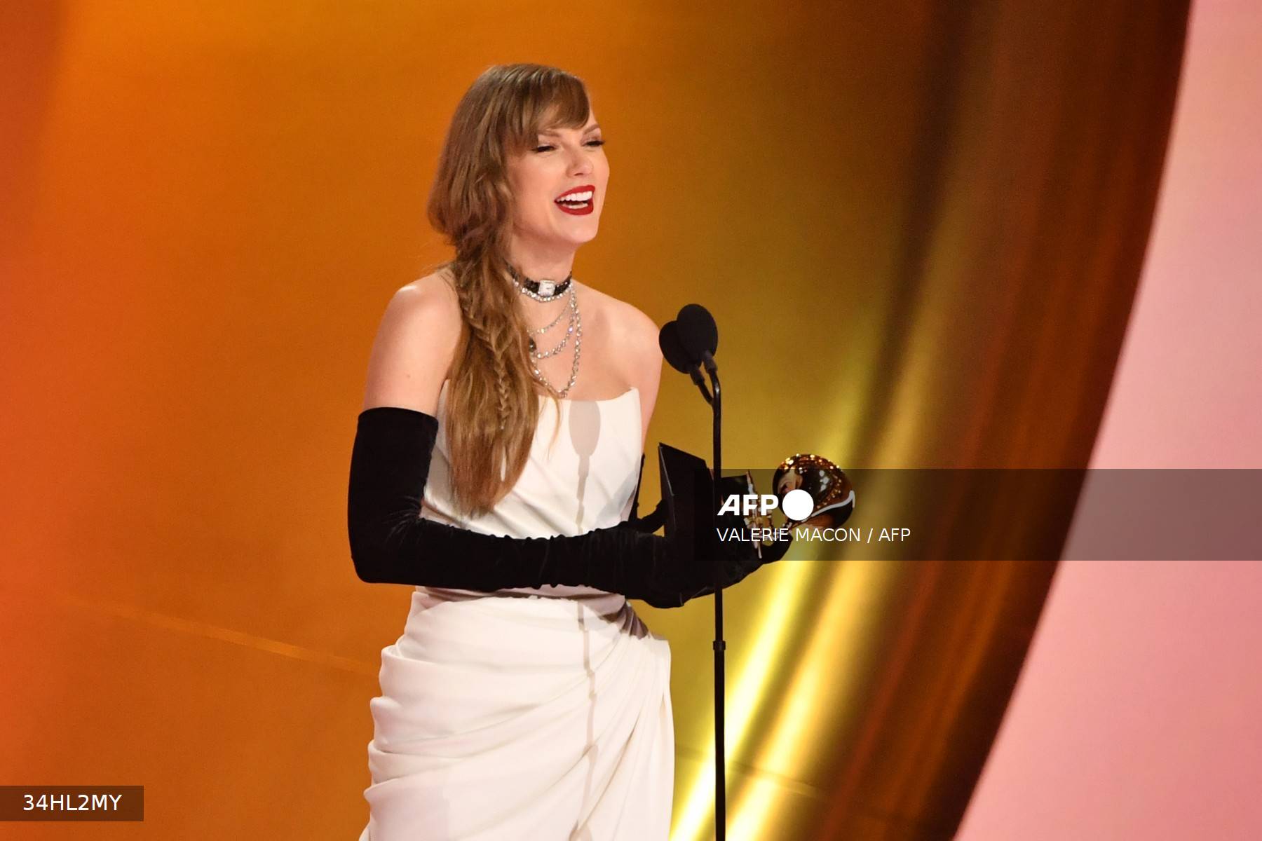 Sacrée pour la quatrième fois, Taylor Swift entre dans l'histoire des Grammy Awards