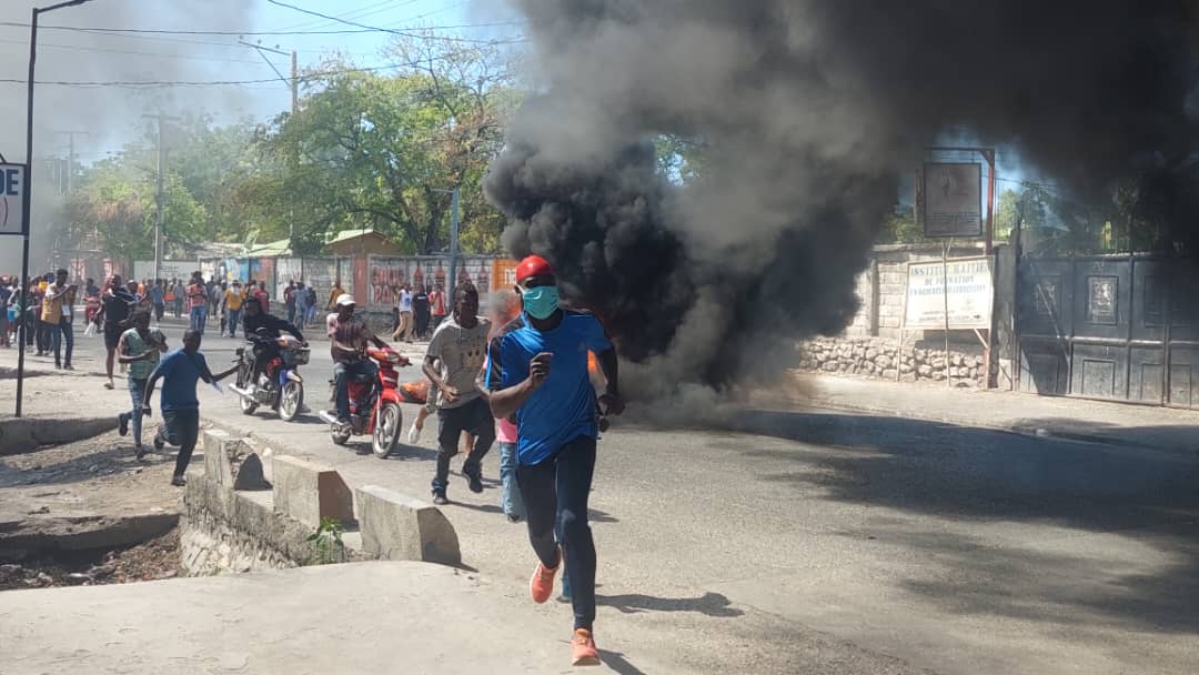 Mobilisation anti-Ariel Henry : une dizaine de journalistes blessés dont un a perdu un œil