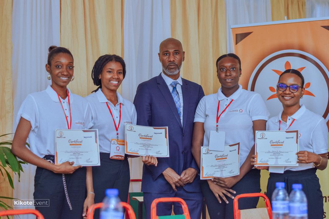 L'université Quisqueya gagne le concours Lapawòl de Mapou Lab