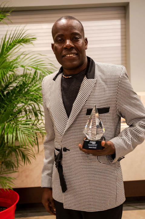Florilège de poèmes dans Valse des ombres
