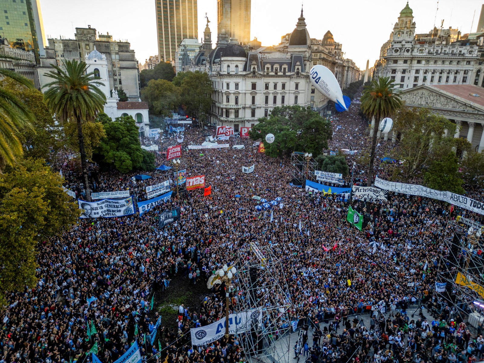 Argentine: manifestations massives pour défendre l'université publique contre l'austérité