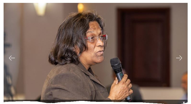 « Nous avons livré les populations locales à des petits caciques », déplore Michèle Oriol