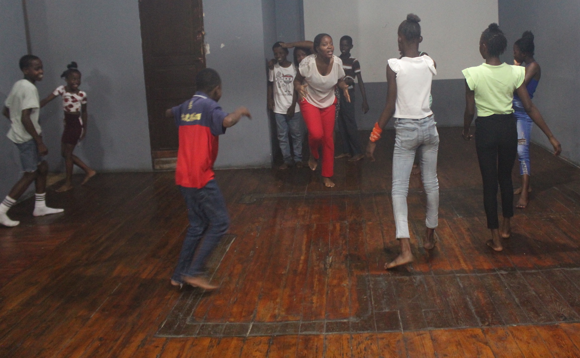 Rencontre avec Angy Desravines autour du lancement du projet « Teyat kwape vyolans »