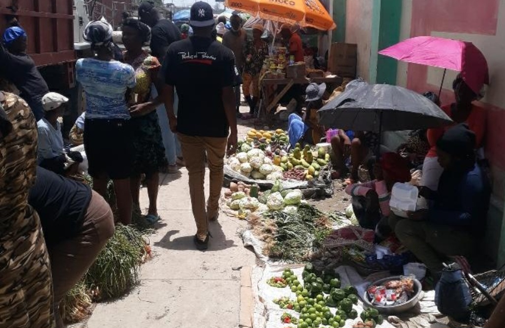 Fuyant les attaques des bandits au bas de la ville, des marchands de la Croix-des-Bossales s’installent à Tabarre