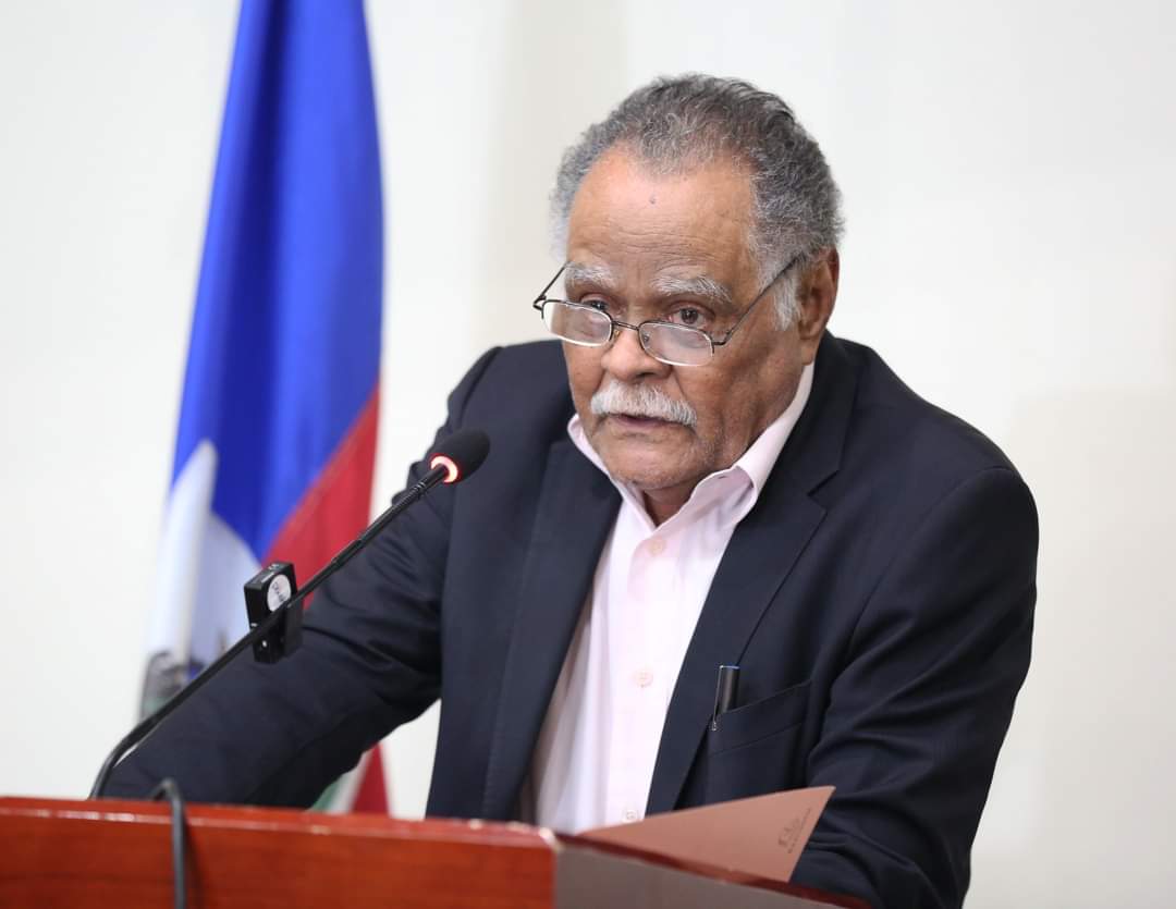 Deuxième passage mitigé du Dr Alex Larsen au ministère de la Santé