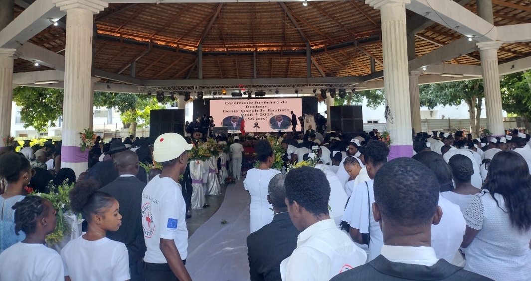 Hinche: Emouvantes funérailles du docteur Joseph Denis Jean-Baptiste