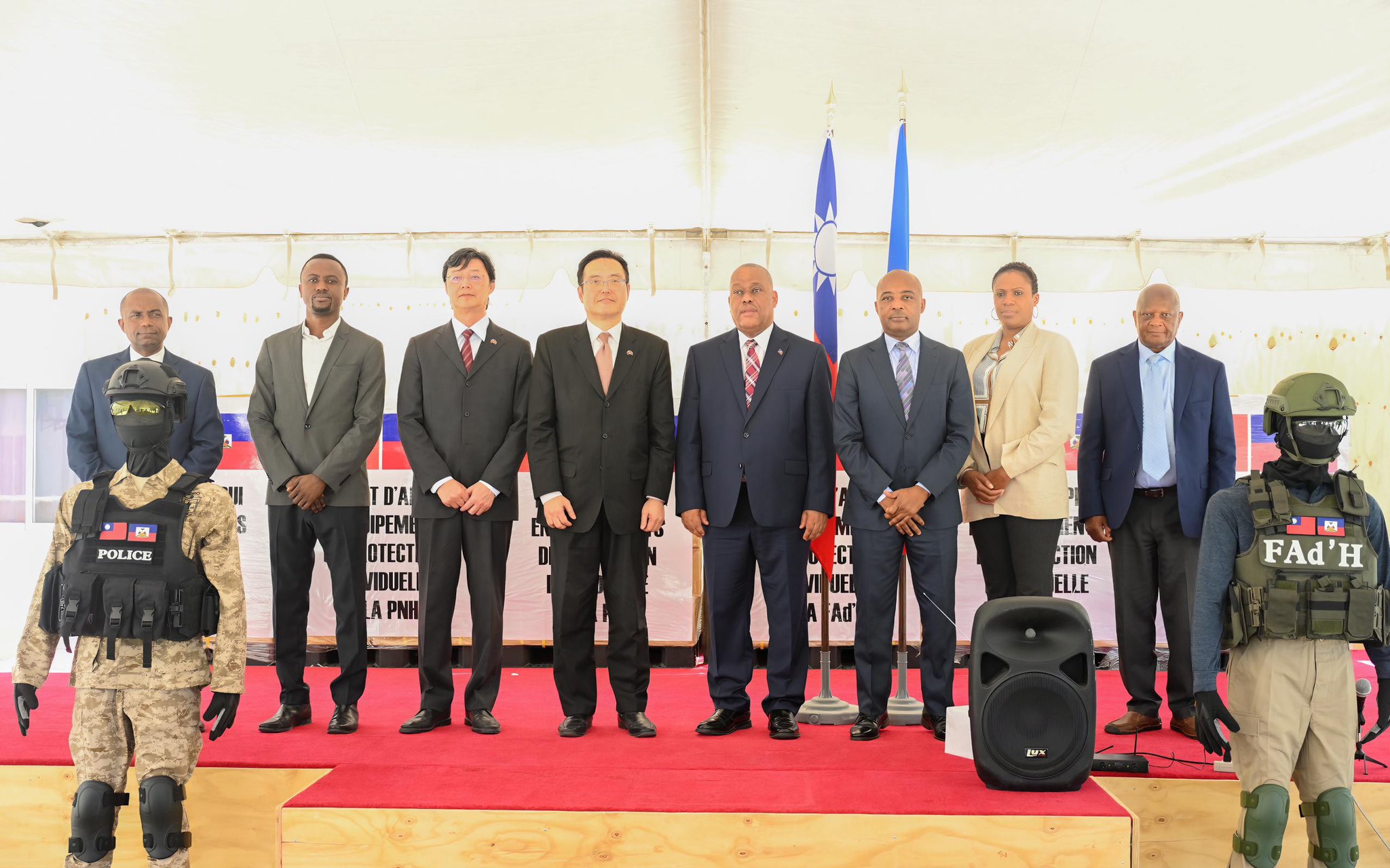 Taiwan Donates 400 Protection Kits for Police and Armed Forces