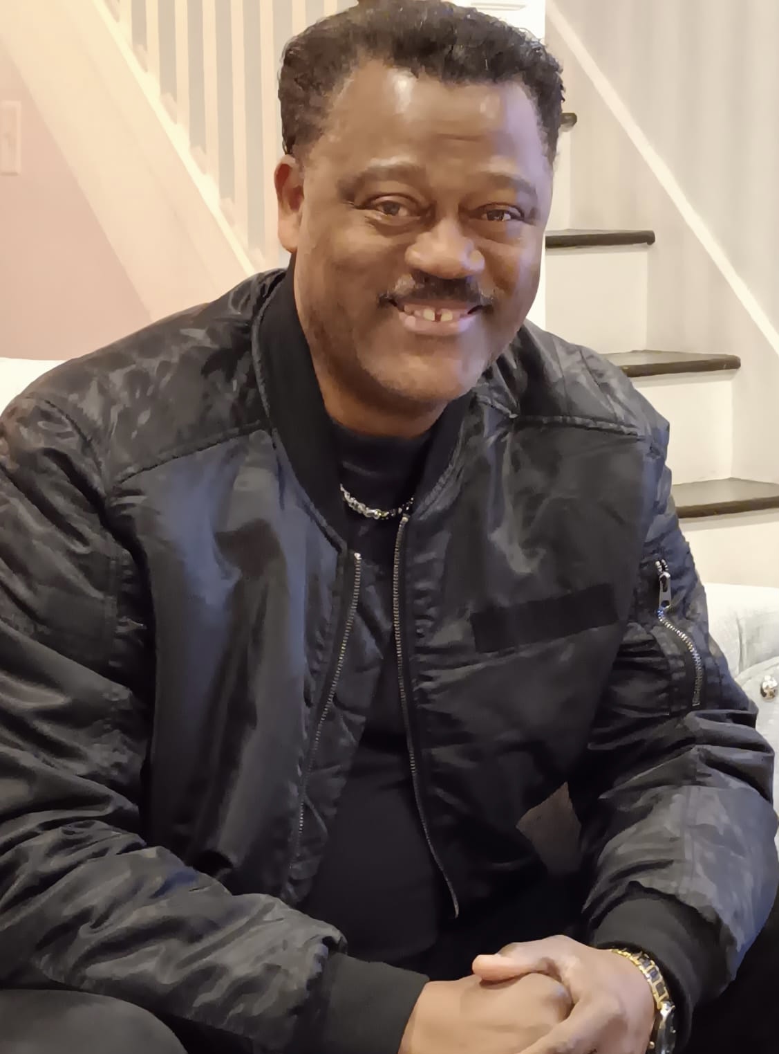 Elylrac devenu Emmanuel 4 Christ, né de nouveau, sort un tout nouveau single