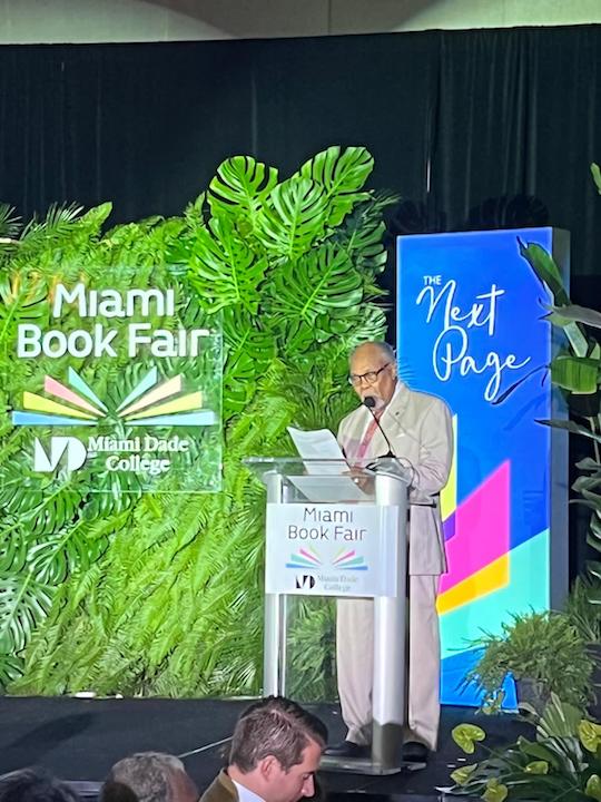 Tapi wouj pou Jan Mapou nan Miami