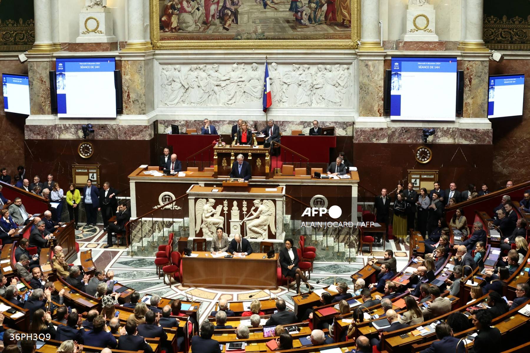 France : le gouvernement renversé par l'Assemblée, une première depuis 1962