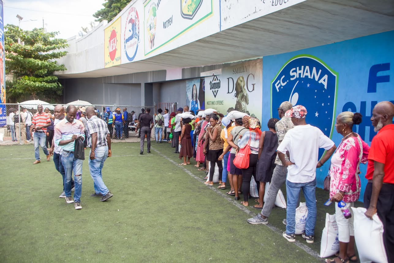 Distribution de kits alimentaires à Port-au-Prince : indignation et frustration parmi les déplacés