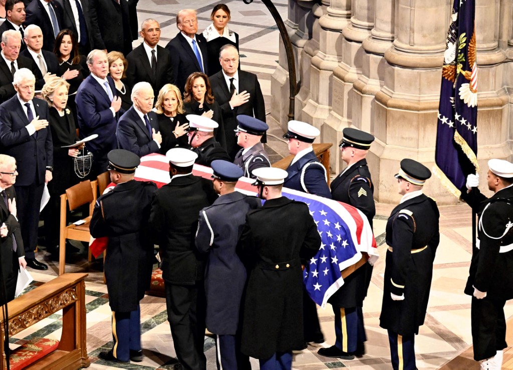 Autour du cercueil de Carter, une unité fugace