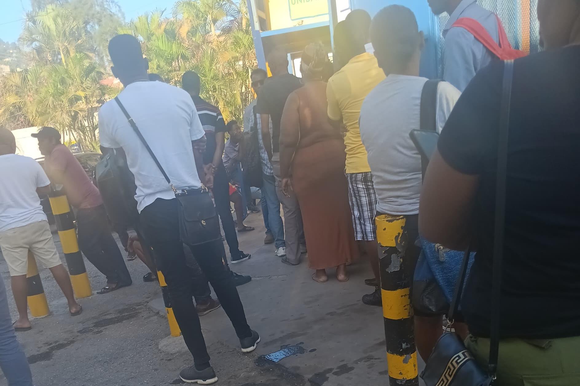 Le supplice des clients des banques haïtiennes : entre frustration et insatisfaction