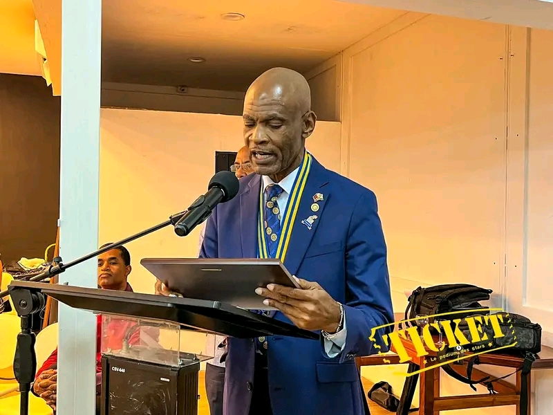 Le Rotary Club de Pétion-Ville honore des employés modèles