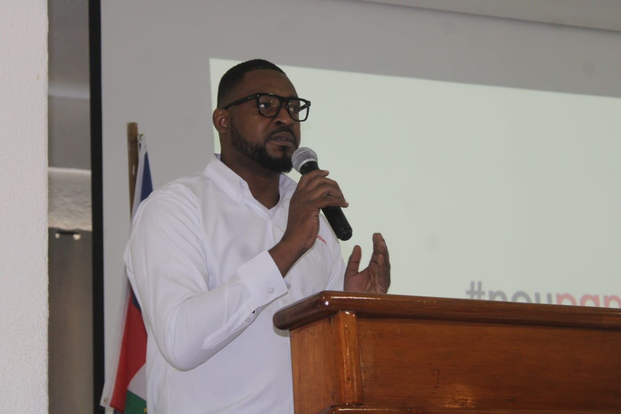 Nou Pap Dòmi lance un concours de débat pour les écoliers