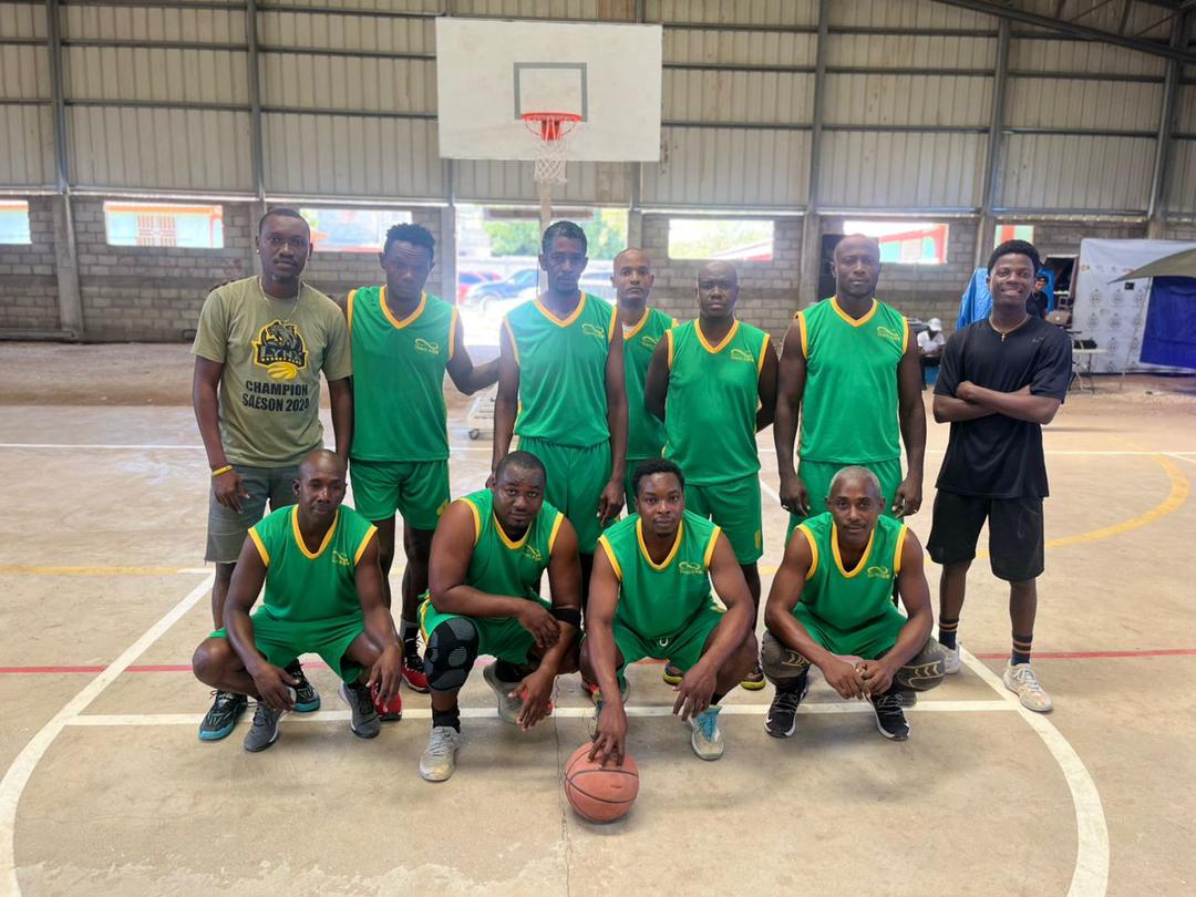 Vétéran rétro basketball : Team ADB et Mikasa au sommet