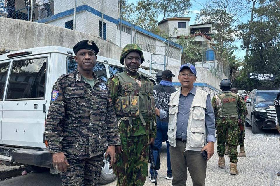 Leslie Voltaire en visite à Kenscoff pour soutenir les forces de l’ordre et la population
