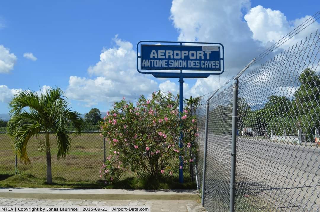 Aéroport des Cayes : Astrel Joseph dénonce des groupes d’intérêts qui font barrage au processus d’internationalisation