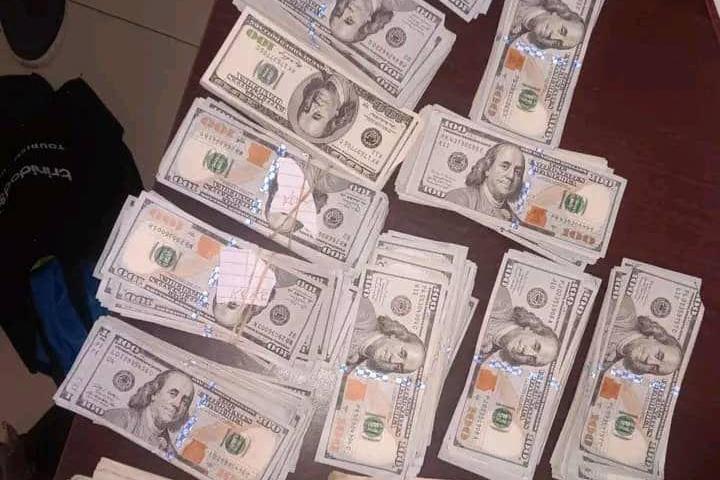 Plus de cent mille dollars américains saisis à l'aéroport du Cap-Haïtien