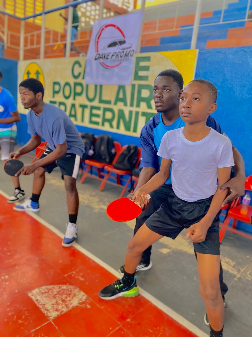 Un camp d'entraînement pour promouvoir le tennis de table