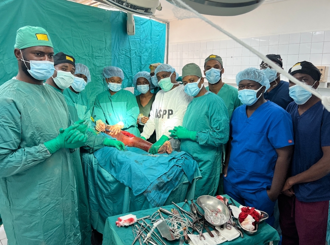 Une première en chirurgie orthopédique à l’Hôpital Universitaire Justinien