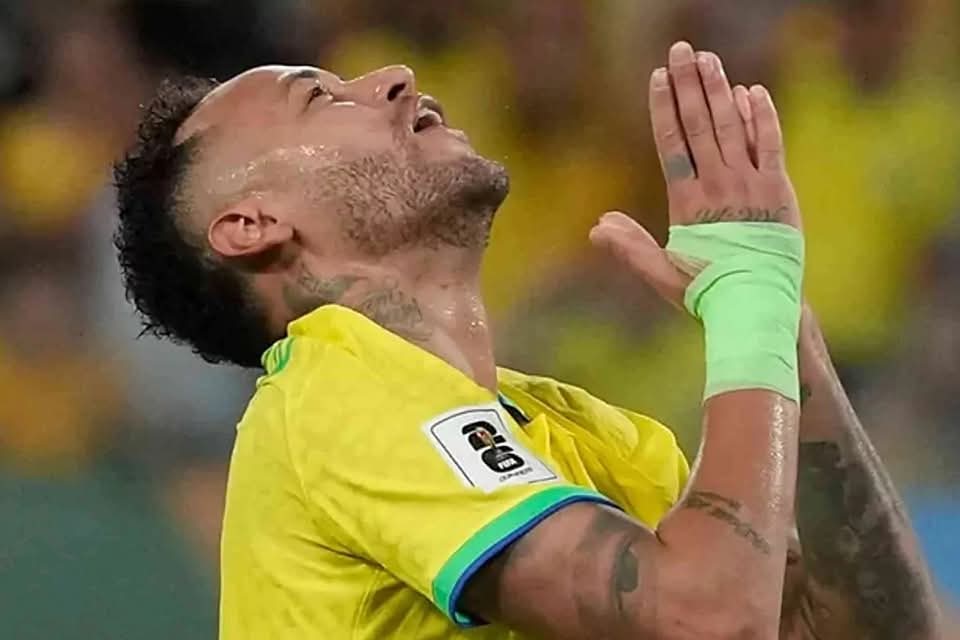 Football: Neymar Jr, touché à une cuisse, quitte la sélection brésilienne
